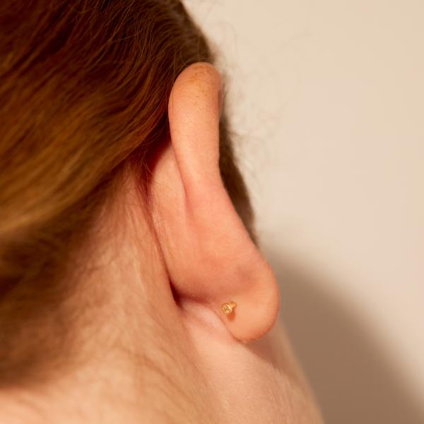 Flat Back Petite Angel Hair Stud (single)