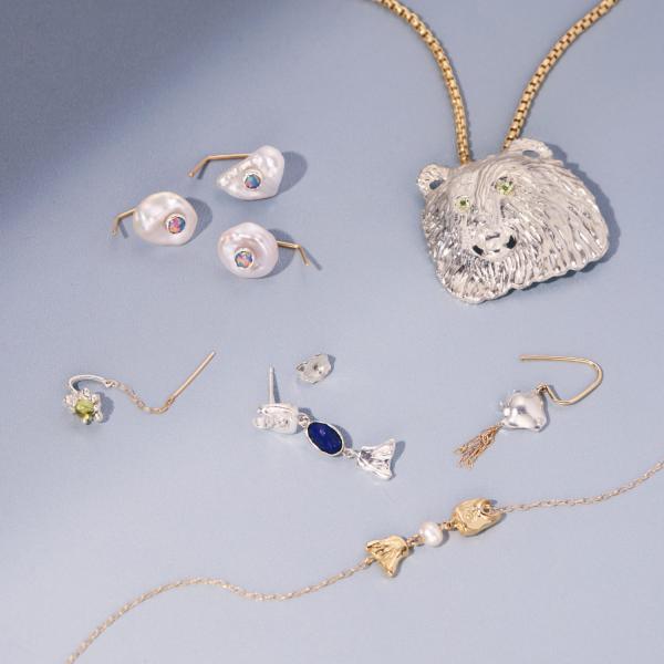 Oblong Pearl Earring (single)